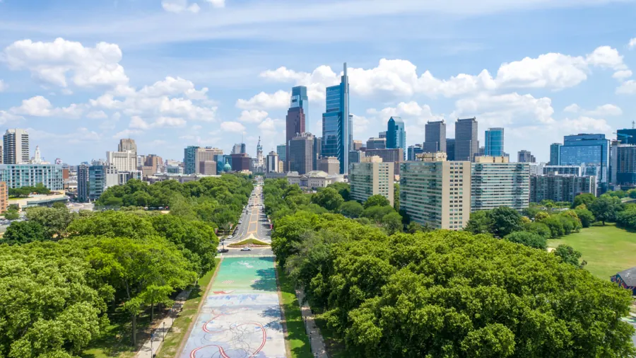 Parkway to the skyline, oblique view