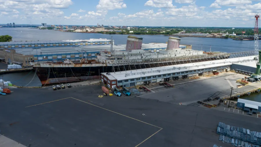 Port on the Delaware, industrial view